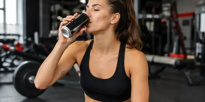 Bere energy drink prima della ginnastica